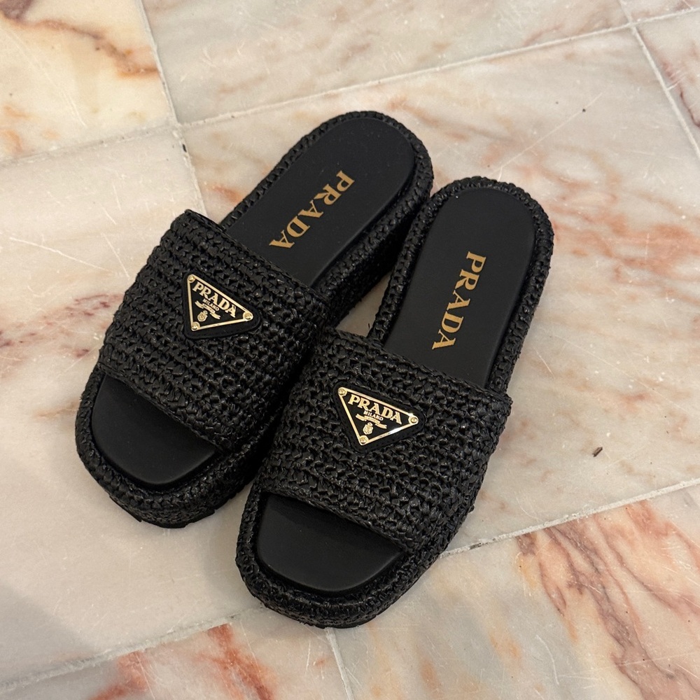 Prada Black raffia sandal Slides